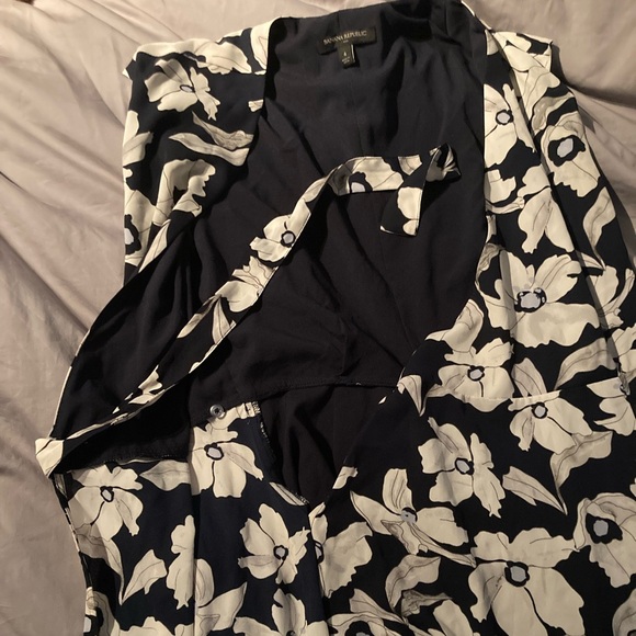 Banana Republic Wrap Dress - Picture 4 of 4